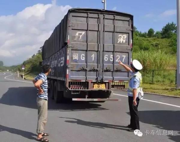 ������ͬһ�������޳��ز����ظ�����