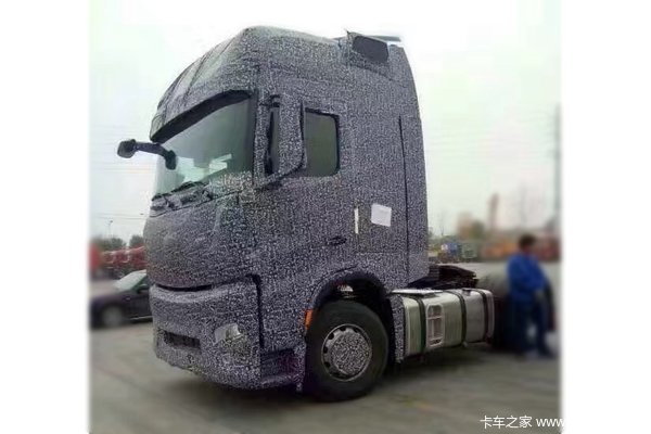 陕汽下一代重卡曝光 有人说它像奔驰MP4