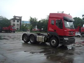 自重7.8吨 东风柳汽6X4大单胎牵引车曝光