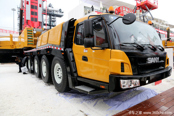 8轴吊车亮相&nbsp;三一原来还有智能渣土车