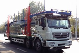 重汽少不了!豪沃豪瀚都玩中置轴轿运车