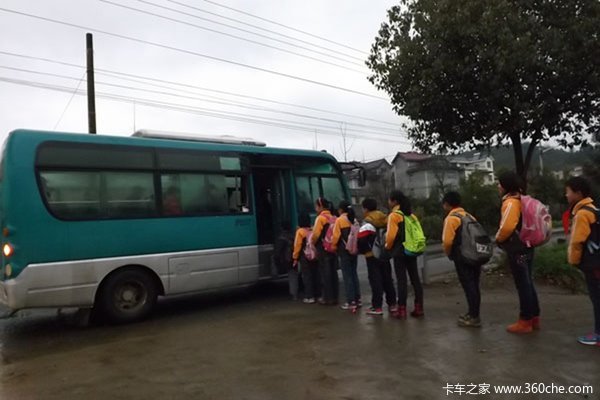 从汽车兵到运输人(2) 部队开车化险为夷