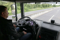 �й������Զ���ʻ������ֻ��׷�ϵ�·��