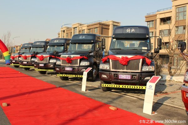 �Ի���פ&nbsp;һ�����ذ����²�ƷͶ����ʽ