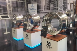 佩卡旗下卡车美铝车轮