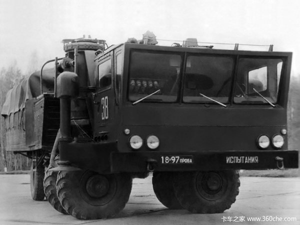 �÷ɻ�����ܵ�ǰ��&nbsp;װ����������8���