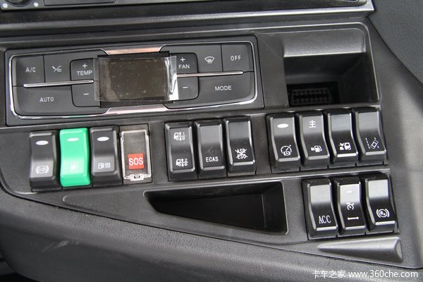 AMT+大件+自卸 汕德卡年会展车1页看完