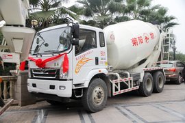 自重仅10.3吨 重汽海西搅拌车重庆上市