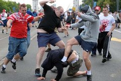 ����Ϊ���� ��ɩ������վ���� ƾʲô��