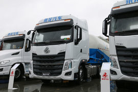 4X2装13升机 大马力低鞍座乘龙H7要起飞