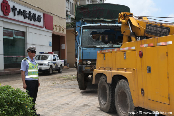 8�����ϳ���13��&nbsp;˾����̫�󷴶��ɱ���