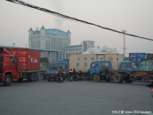 年关又是堵成狗！五大倡议拯救集卡运输