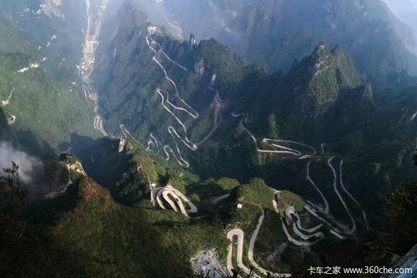 世界十大死亡公路曝光 中国上榜三条！