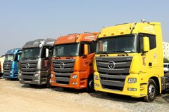 ��Ŀ�����ɫ�𣿳�Ȼ��������Ϻͺڰ�