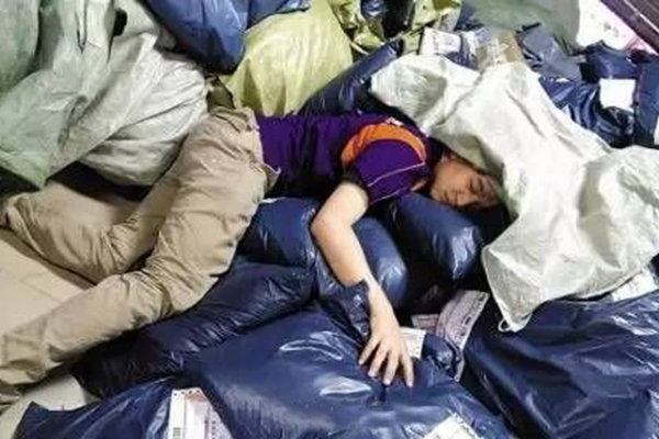 十大奇葩送货经历 1块钱送货费还想怎样