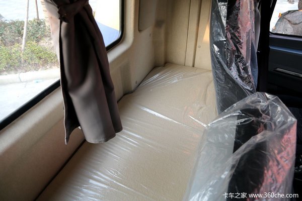 駕駛室空間很實在 陝汽L3000中卡上市
