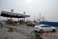 中国最牛收费站 过条河收5元还常年堵车