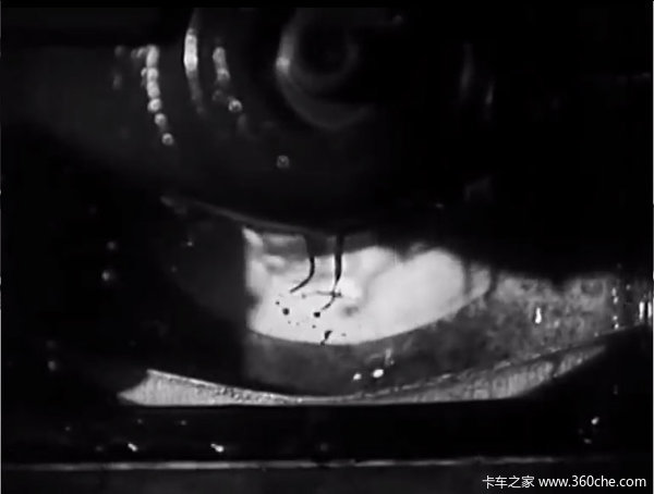 横冲直撞 工作中的机油竟然是这个样子