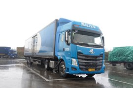 百公里油耗23L 跟乘龙H7体验快递之旅