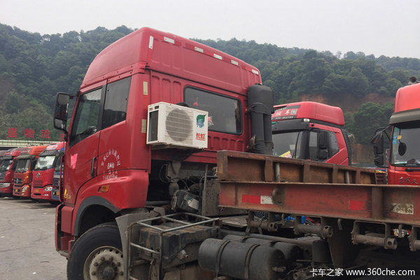 平地板宽卧铺就满足？理想驾驶室是啥样