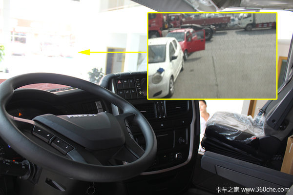 挡风玻璃竟镶金属 依维柯黑科技有点多