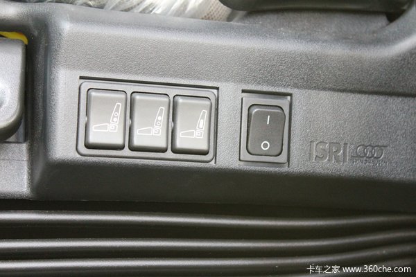 挡风玻璃竟镶金属 依维柯黑科技有点多