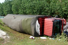 切勿疲劳驾驶！ 绿通抢时效要注意安全