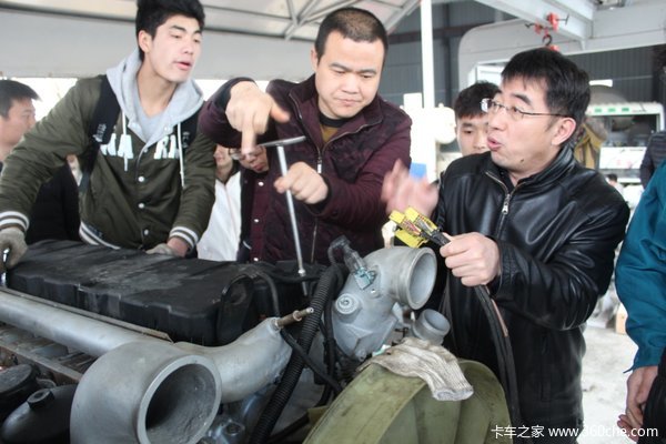 深受好评 南昌重汽大篷车全国巡回培训