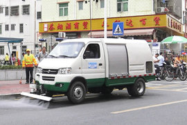 东风纯电动环卫车：环保也能高效+省钱