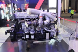 15.7升巨咖机长啥样？ V型空压机很特别