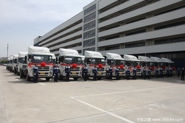 今年签约200台 首批东风轿运车交付上海日邮