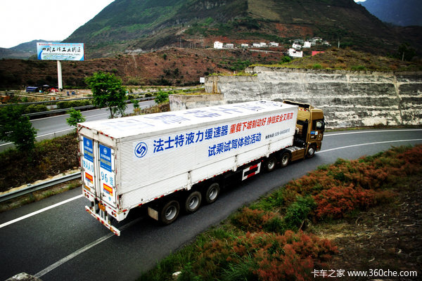 一个月加了8次冷却液 车主找大神3分钟找出问题