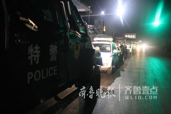 昼夜严查! 聊城一次查扣违法货车136辆_卡车之