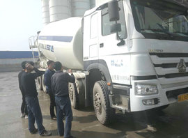 服务先一步 中集瑞江搅拌车华北交车现场培训