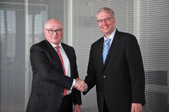 Ŀ���Զ���ʻ ���ǺͲɰ��ڽ�������