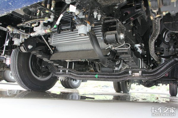 现场订车优惠近1万元 上汽跃进火力全开