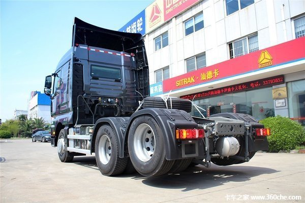 过磅遭遇趴地检查 6x2后提升牵引车49吨算超载