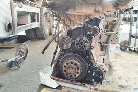 简直是卡车得心梗 抛锚不忘踢破飞轮壳