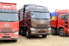 这回头率嗷嗷的！ 解放J6P 8x4载货仓栅车实拍