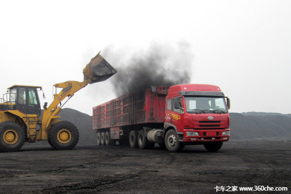 今年煤炭去产能1.5亿吨 拉煤司机活更难干了