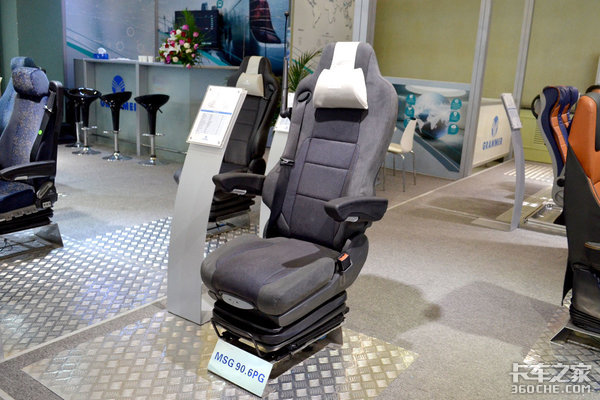 2017道路運(yùn)輸展 冷眼看格拉默氣囊座椅