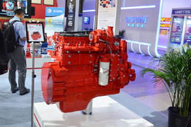 2017道路运输展 康明斯展出进口发动机