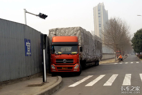 ��˵����ɲ��ס��&nbsp;Ϊ����ɽ·�İ�����?