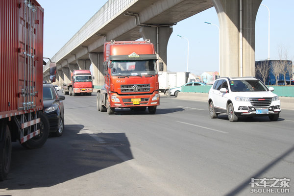 ��˵����ɲ��ס��&nbsp;Ϊ����ɽ·�İ�����?