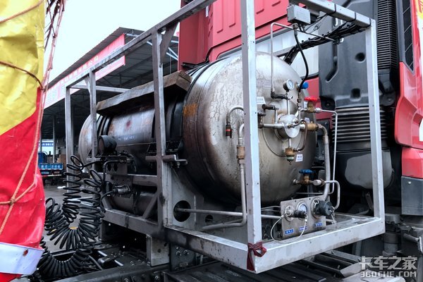 卡友自己给起名 重汽斯太尔燃气车命名为芯动430