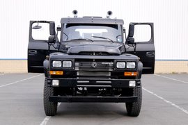 港口倒箱子的绿蛤蟆有伙伴了！东风长头牵引复出