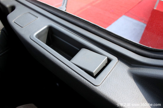 看见和看不见的精彩 图说乘龙609驾驶室