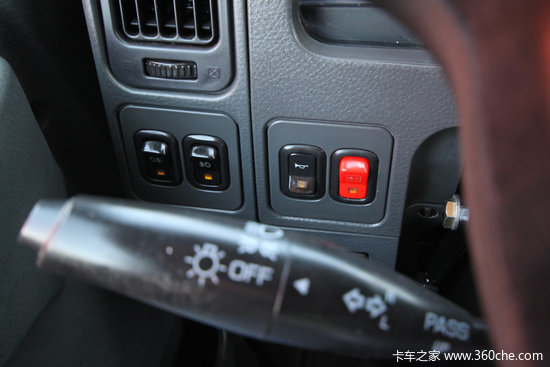 看见和看不见的精彩 图说乘龙609驾驶室