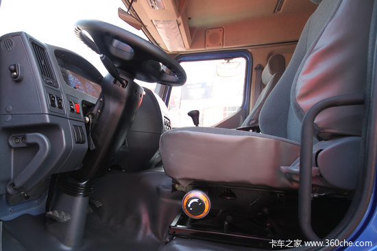 看见和看不见的精彩 图说乘龙609驾驶室