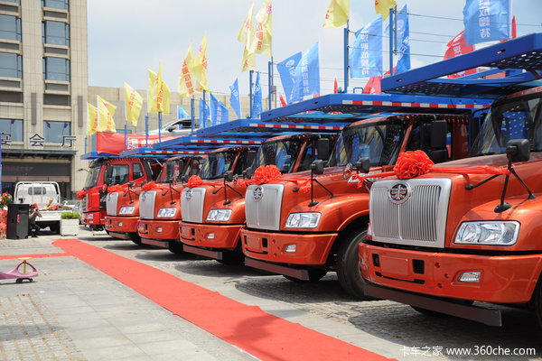 一体化制造更好用 首批5列柳特长头轿运青岛交车